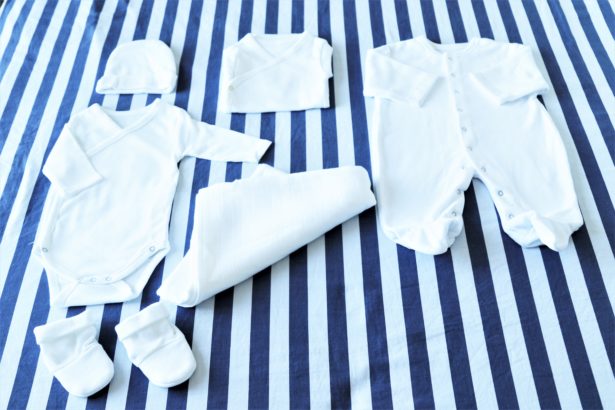 Des vêtements en coton biologique de la baby-box Happynest2 Des vêtements en coton biologique de la baby-box Happynest2