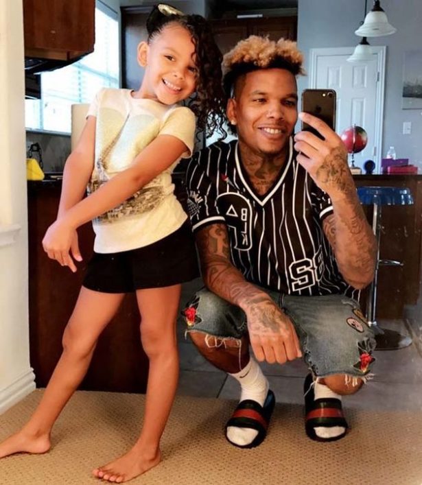 Nouvelle coiffure - Cheveux attachés de côté - Crédit Photo : Instagram Icemikeloveasia Nouvelle coiffure - Cheveux attachés de côté - Crédit Photo : Instagram Icemikeloveasia