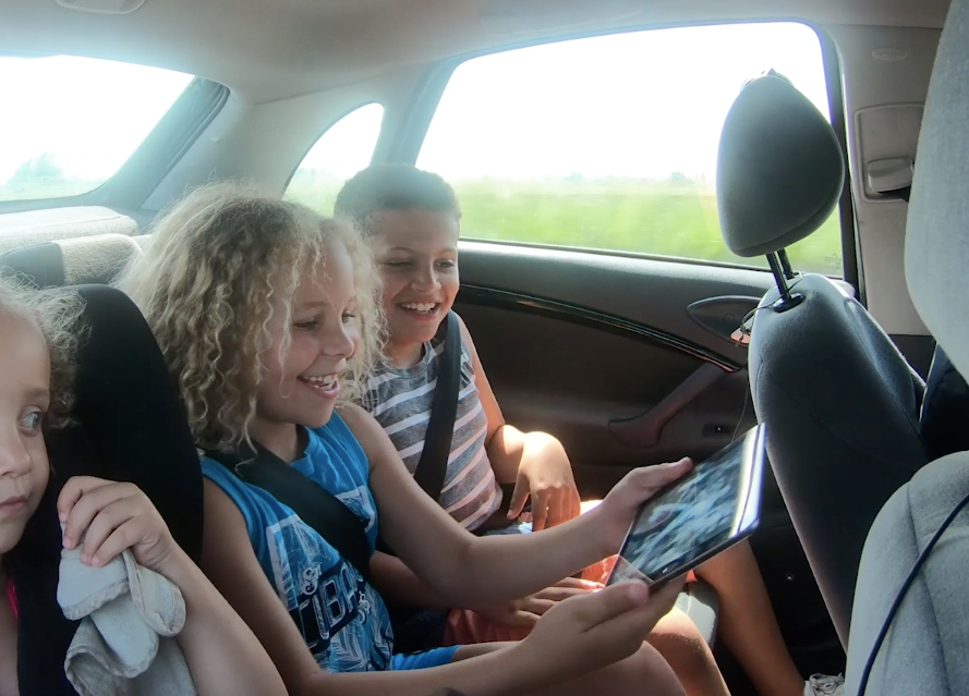 Comment occuper ses enfants pendant les trajets en voiture ?